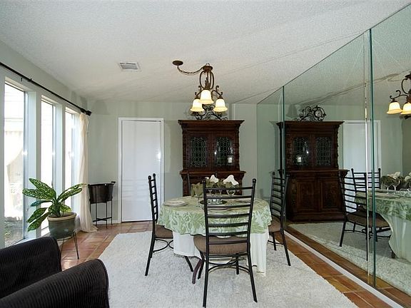 3rd image of 2219 Winged Foot Dr