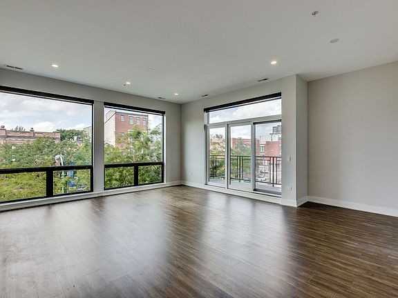 2nd image of 1023 N Ashland Ave #401