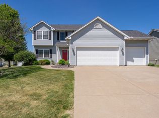 6310 Friendship Path, Bettendorf, IA 52722