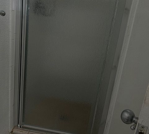 5th image of 418 S Broadway #2