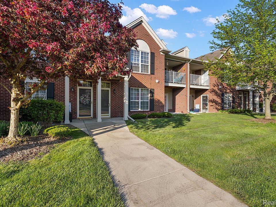1st image of 26977 Carrington Pl