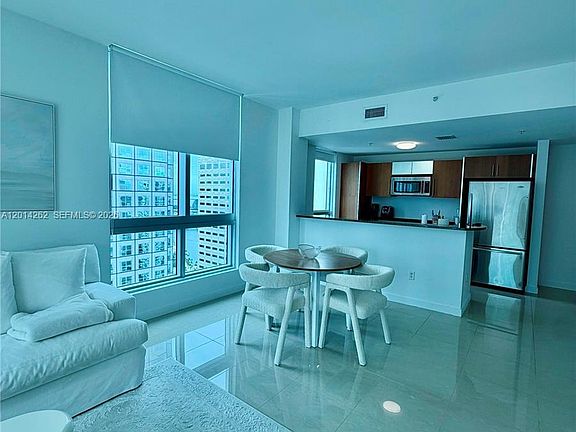 3rd image of 300 S Biscayne Boulevard Unit T-3701