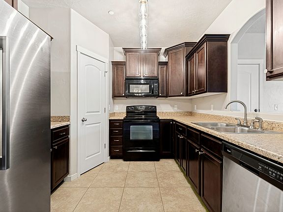3rd image of 203 E Jordan Ridge Blvd APT 207