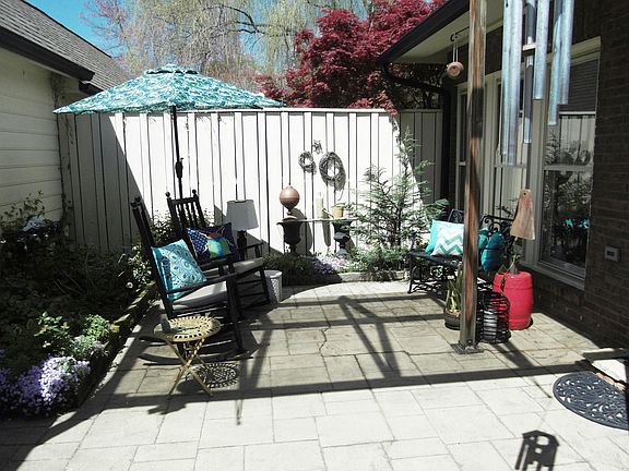 5th image of 405 Ascot Ct