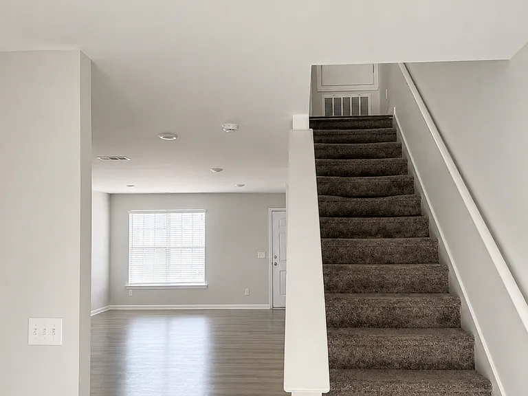 25 Saint Augustine Way — Photo 12