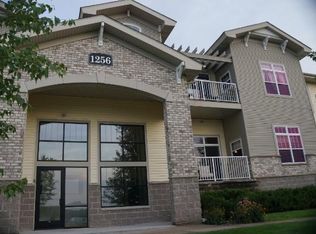 1256 County Road D E APT 102, Maplewood, MN 55109