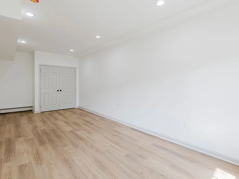 2591 Washington St #1 — Photo 14