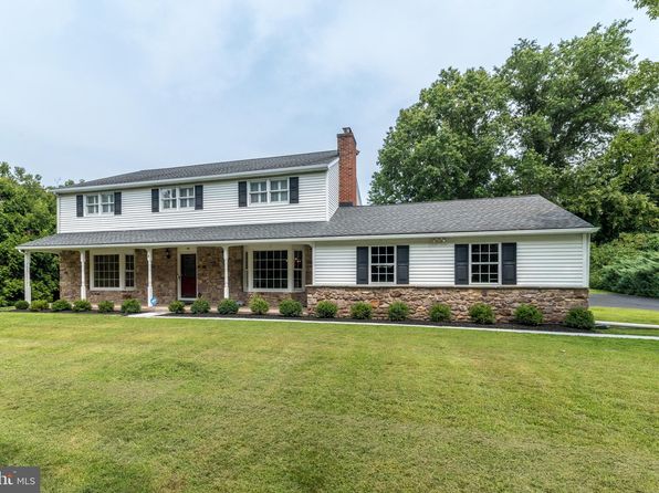 38 Chestnut Valley Dr