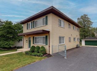 426 Rogers St #1, Downers Grove, IL 60515