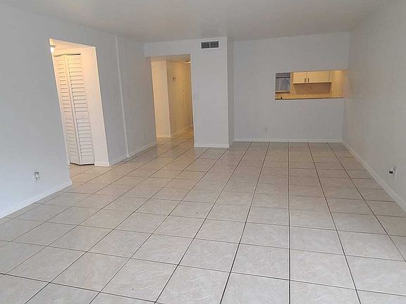 4th image of 2000 N Congress Ave #211-211-211