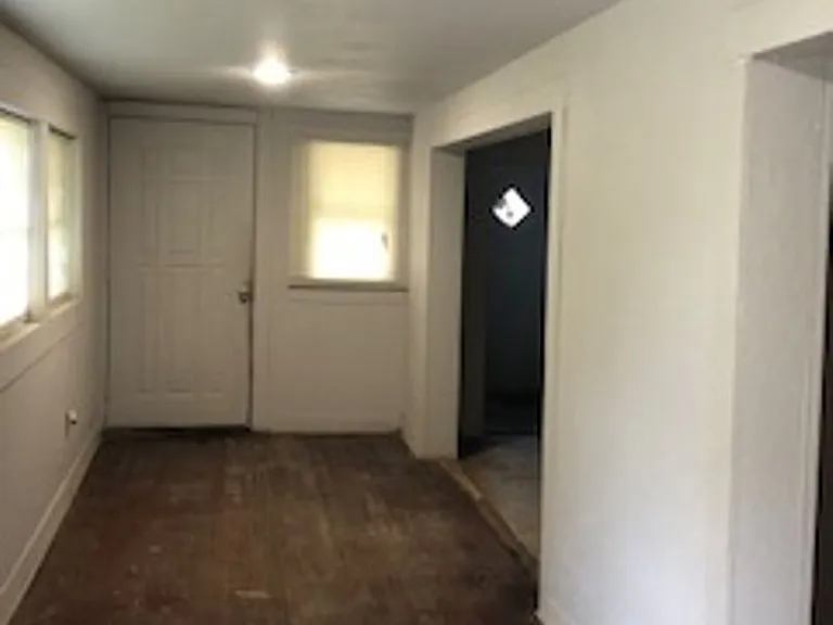 201 W Center St — Photo 11