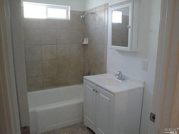 5th image of 813 Sacramento St