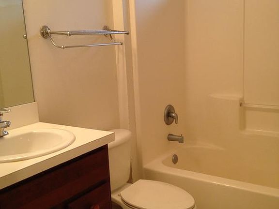 5th image of 221 11th Ct