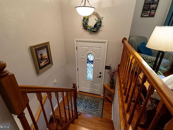 4th image of 1262 Parkwood Dr