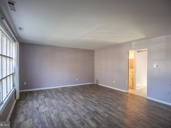 5th image of 1705 Addison Rd S