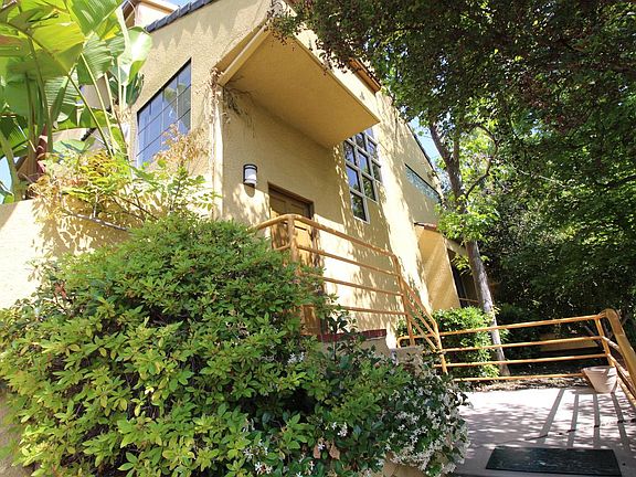 3rd image of 795 Magnolia Ave APT 1