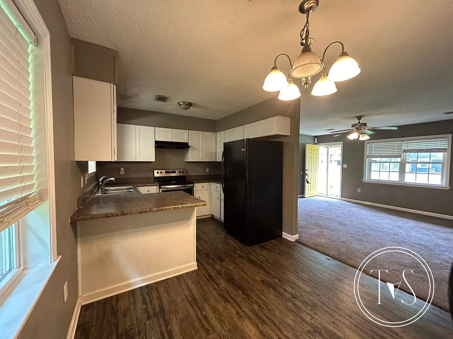 982 White Circle, Hinesville, GA 31313 — Photo 4
