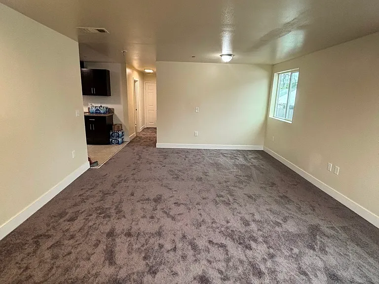 5913 Denver Ave — Photo 2