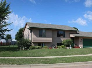 6032 W Jordan Ct, Sioux Falls, SD 57106
