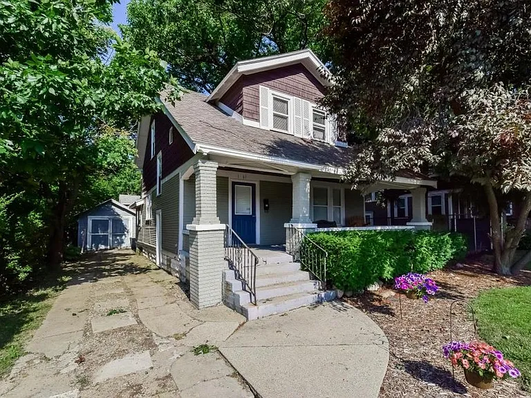 1261 Union Ave NE — Photo 1
