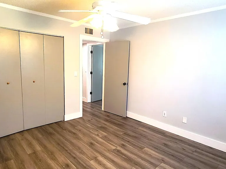6519 W Newberry Rd #702 — Photo 21