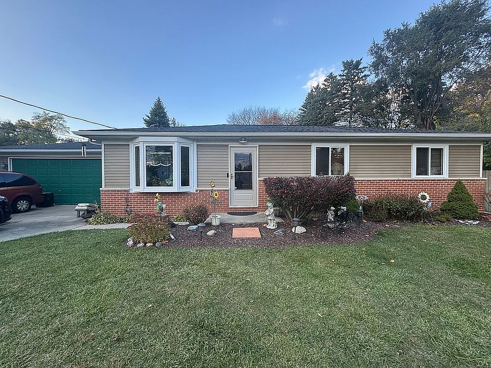 1st image of 8419 Rhode Dr