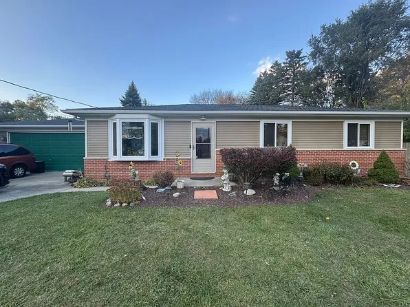 8419 Rhode Dr, Shelby Township, MI 48317