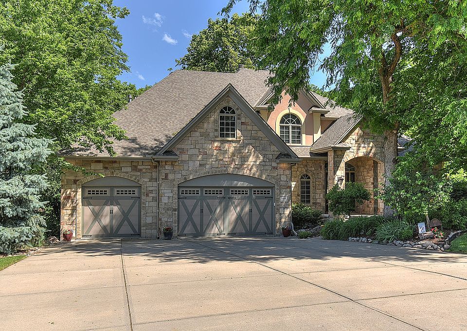 1st image of 4610 Lake Forest Dr