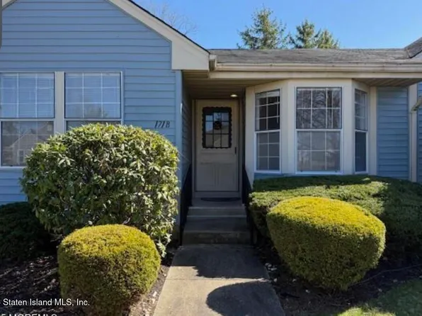 171 Concordia Cir #B, Monroe Township, NJ 08831
