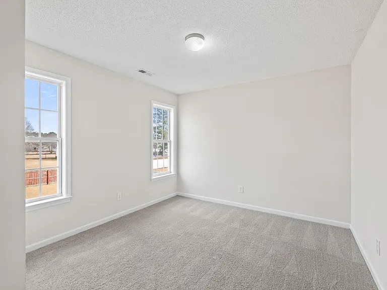 137 Woodglen Dr — Photo 13