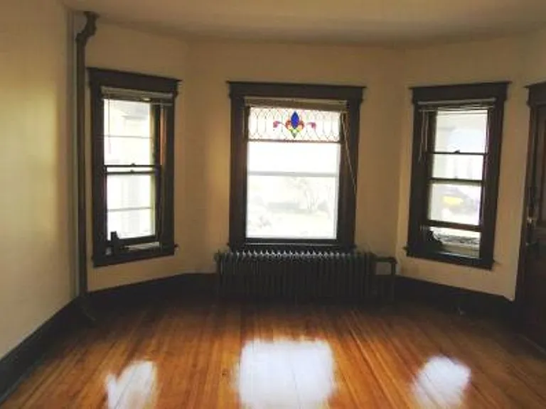 2034 Rusk St — Photo 4