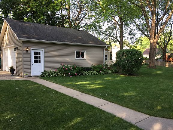 5th image of 1932 E Willow Ave