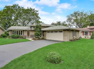 438 S Adams St, Westmont, IL