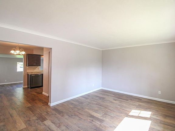 4th image of 2928 Wayne Ave