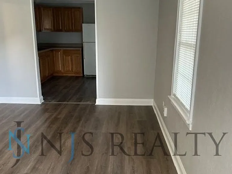 7029 Berry Ave — Photo 7