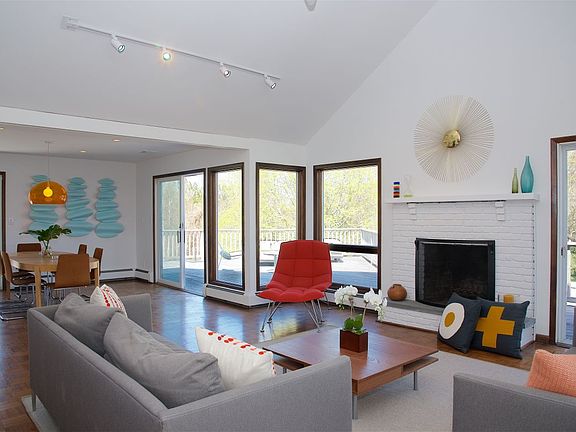2nd image of 9 Southwick Ln