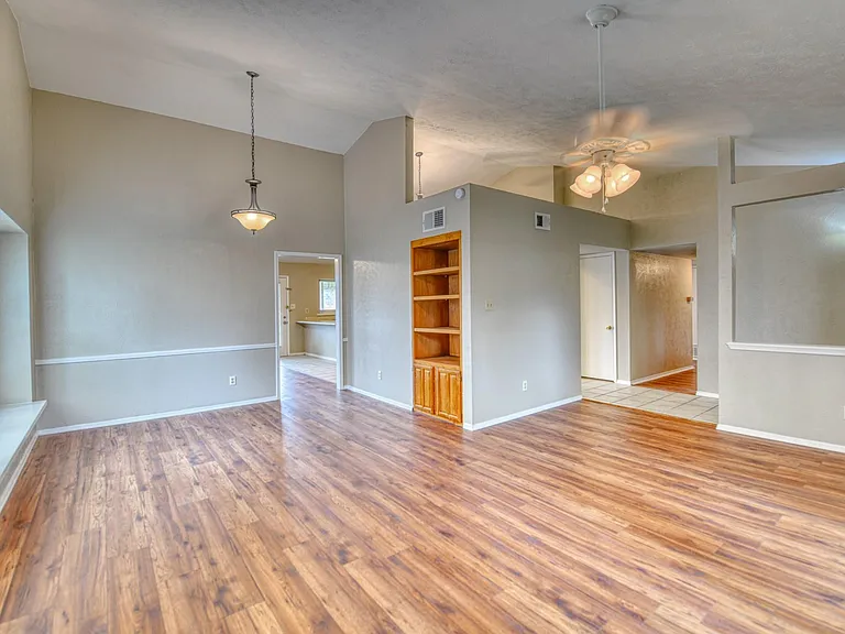 9314 Shipman St — Photo 4