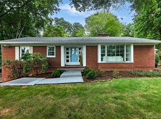 62 Browns Ln, Fairfield, CT 06824