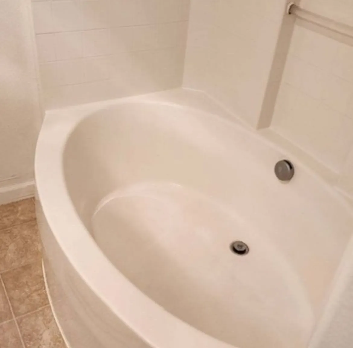 2 bed, 956 sqft, $1,750 — Photo 2