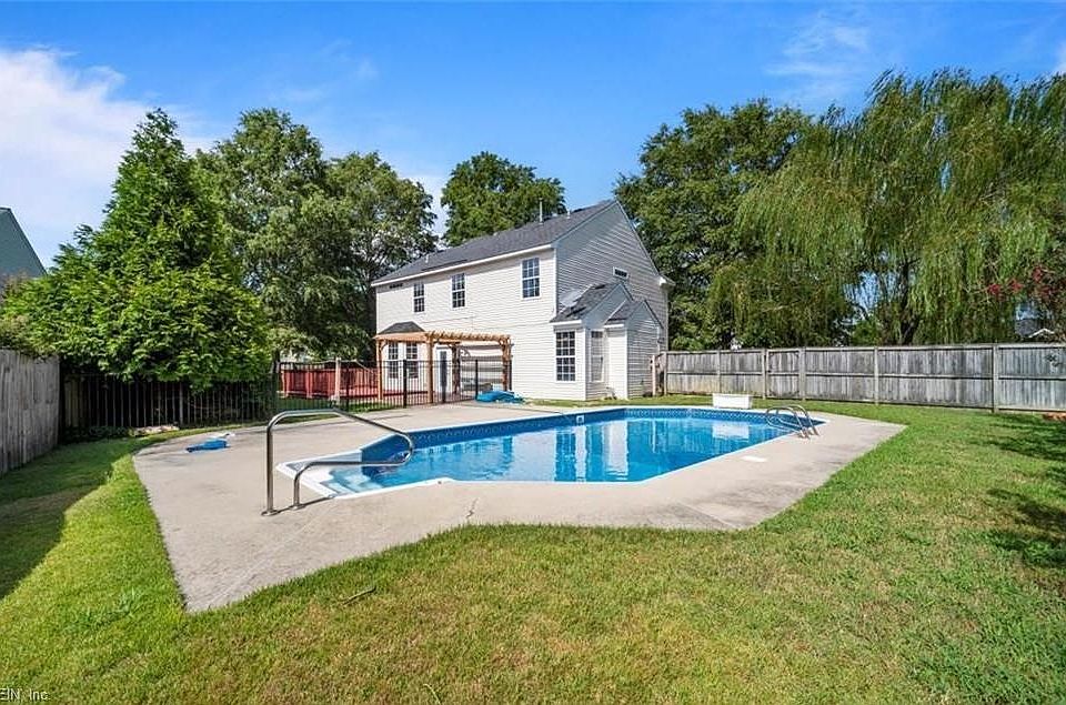 1st image of 224 Springbrook Ln