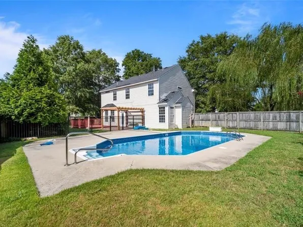 224 Springbrook Ln, Chesapeake, VA 23320