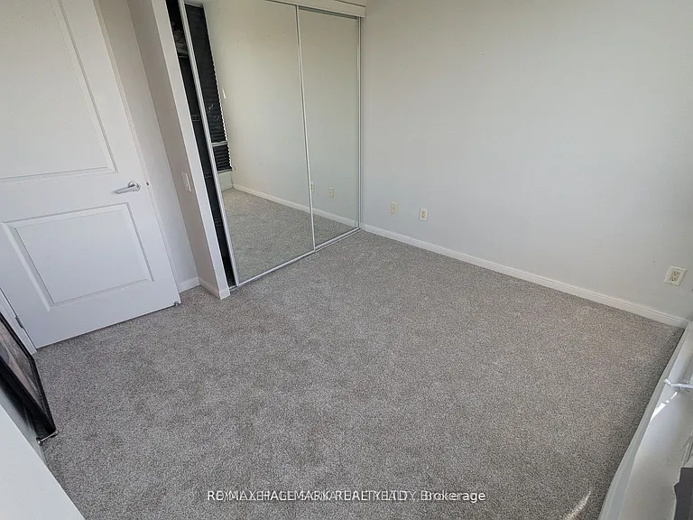 15 Windermere Ave #1803 — Photo 14