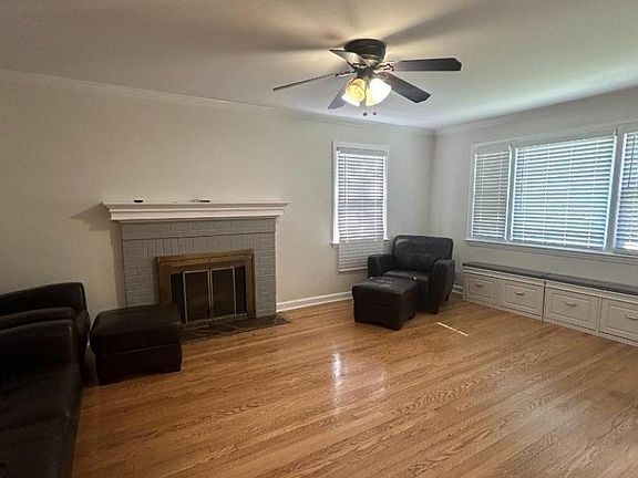 4th image of 152 Franklin St
