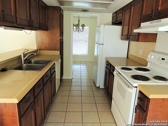 4th image of 3931 Briar Hollow St
