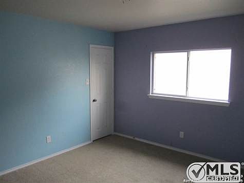 4th image of 5202 Green Grove St