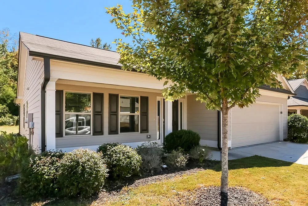 3 bed, 2.0 bath, 1690 sqft, $1,985 — Photo 3