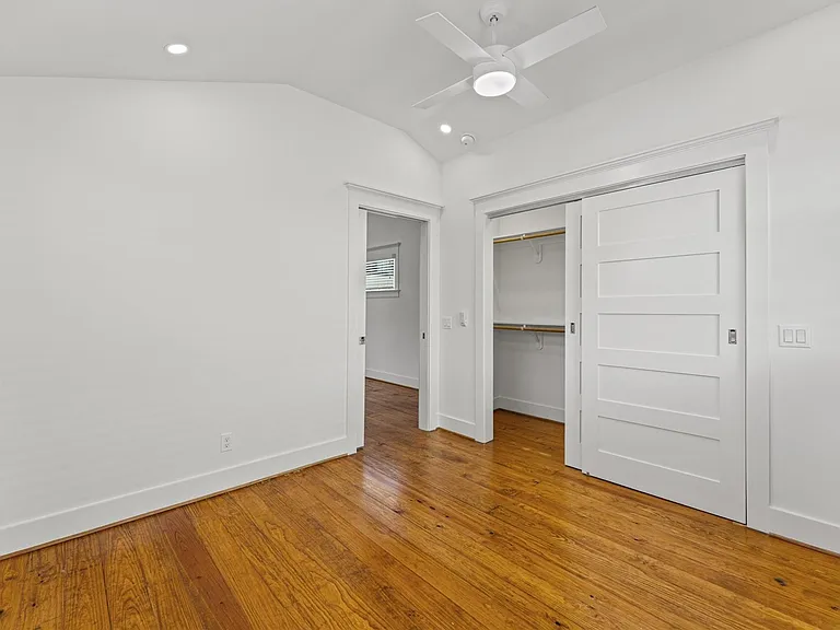732 E 12th 1/2 St #3 — Photo 9