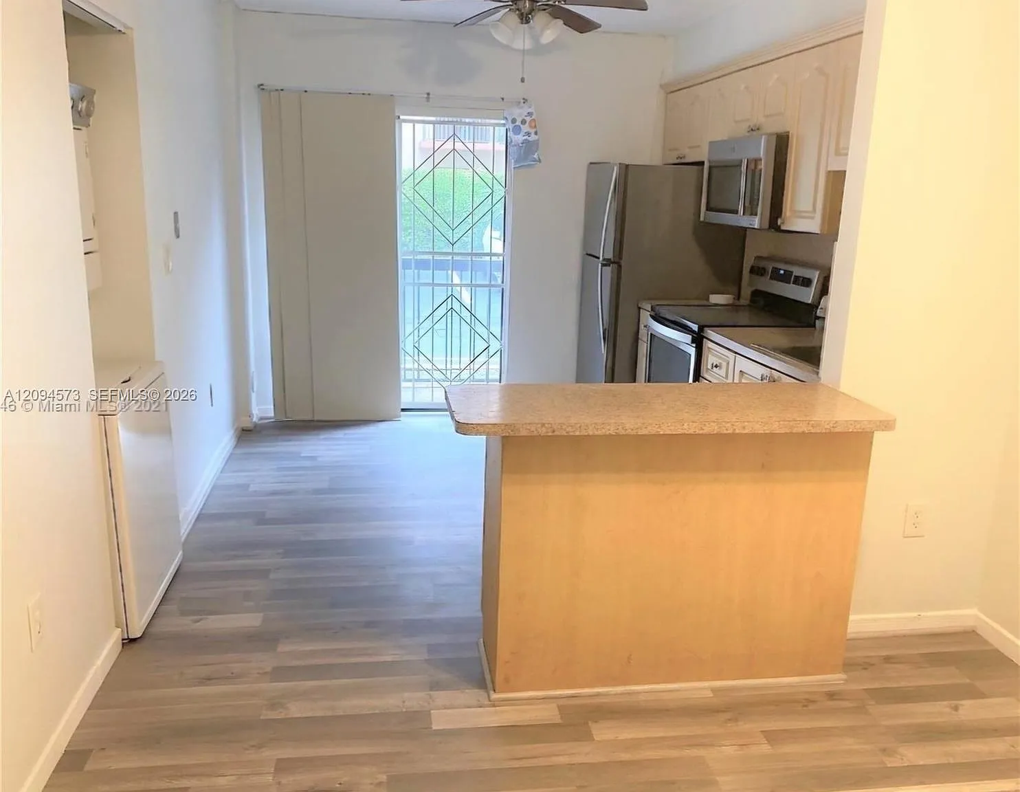 5490 W 21st Ct — Photo 1