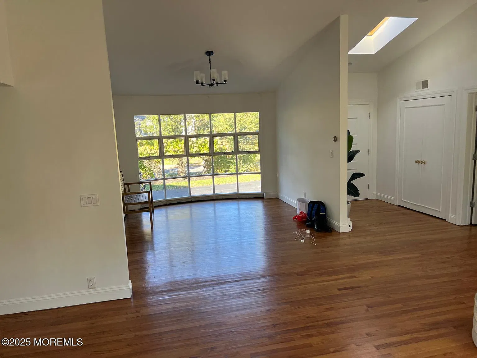 6 bed, 5.5 bath, 3359 sqft, $5,000 — Photo 3