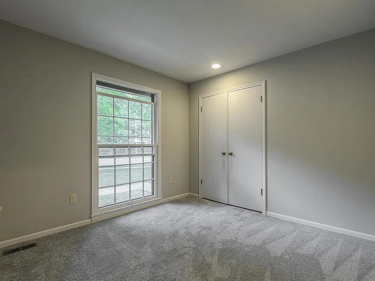 10116 Nieman Rd — Photo 36